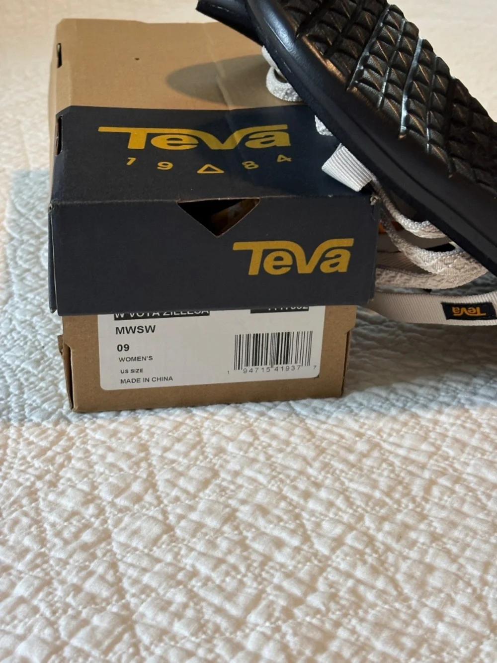 Teva sandals flip flops NEW